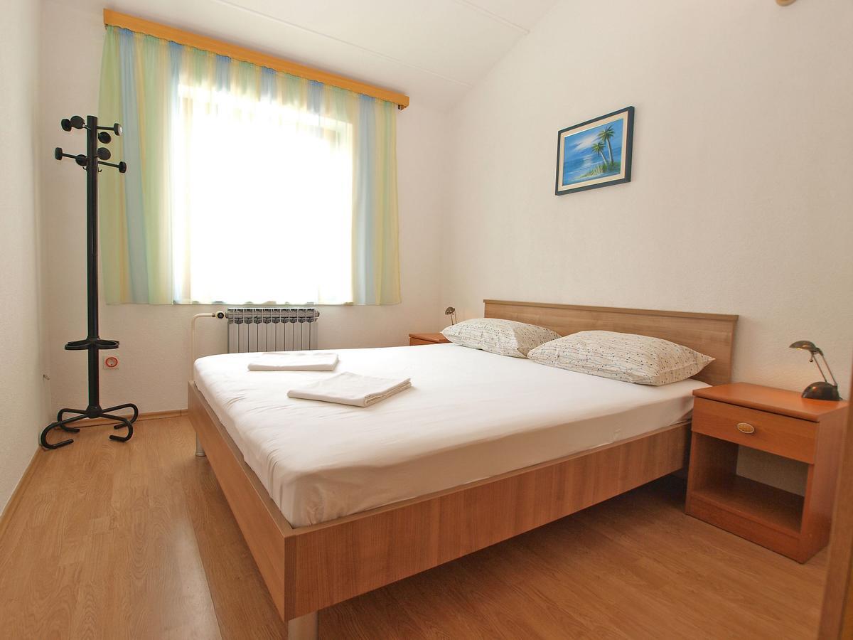 Apartments Slavka 1155 Pula Buitenkant foto