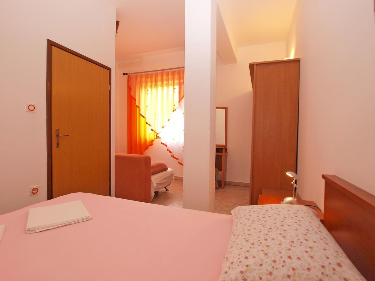 Apartments Slavka 1155 Pula Buitenkant foto
